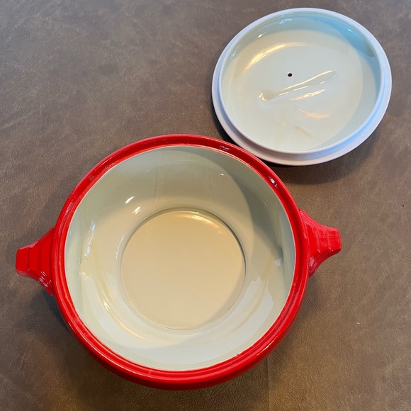 Rare Vintage Hall Sundial Lid Covered Casserole Dish in Chinese Red - Picture 6 of 14